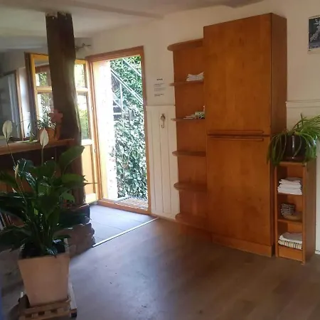 Aeltestes Haus In Quentel - 1 Mit Kleinem Garten Апартаменты *