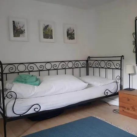 Aeltestes Haus In Quentel - 1 Mit Kleinem Garten Апартаменты